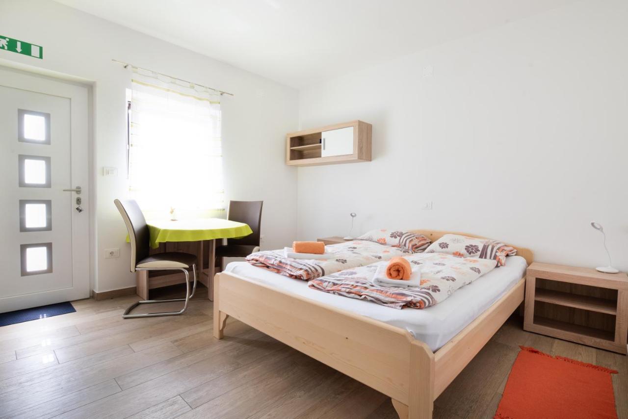 House Dormica Apartman Trenta Kültér fotó